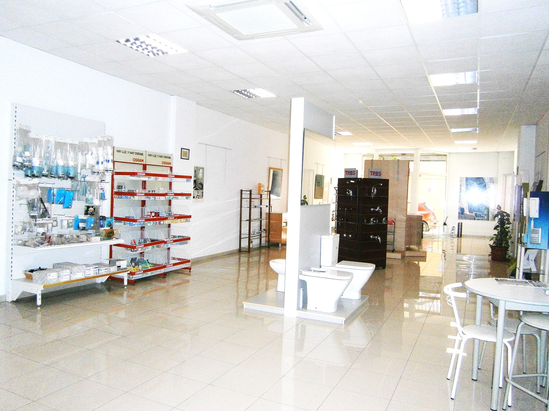 LOCAL DE 150m. EN ZONA CENTRICA